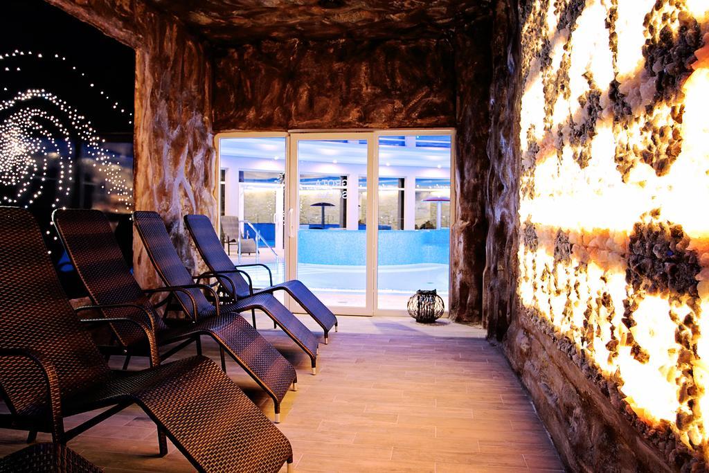 Tristan Hotel & Spa คอนเตเรบาสเก ภายนอก รูปภาพ